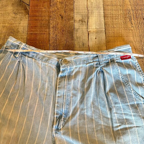 Vintage Wrangler Striped Light Blue Denim Shorts With Pleated Front & Button Clo - Picture 6 of 13